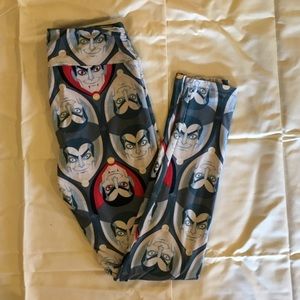 LuLaRoe OS Leggings Dracula pattern.